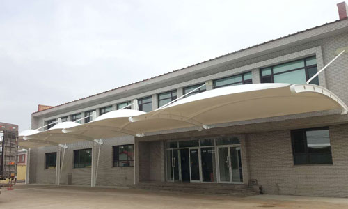 哈爾濱張拉膜應(yīng)用范圍廣泛，展現(xiàn)現(xiàn)代建筑美學(xué)潮流